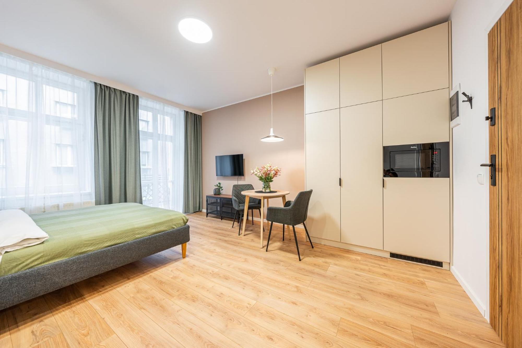 Apartamenty Tespis - Historic House Next To The Cathedral In The City Centre カトヴィツェ エクステリア 写真